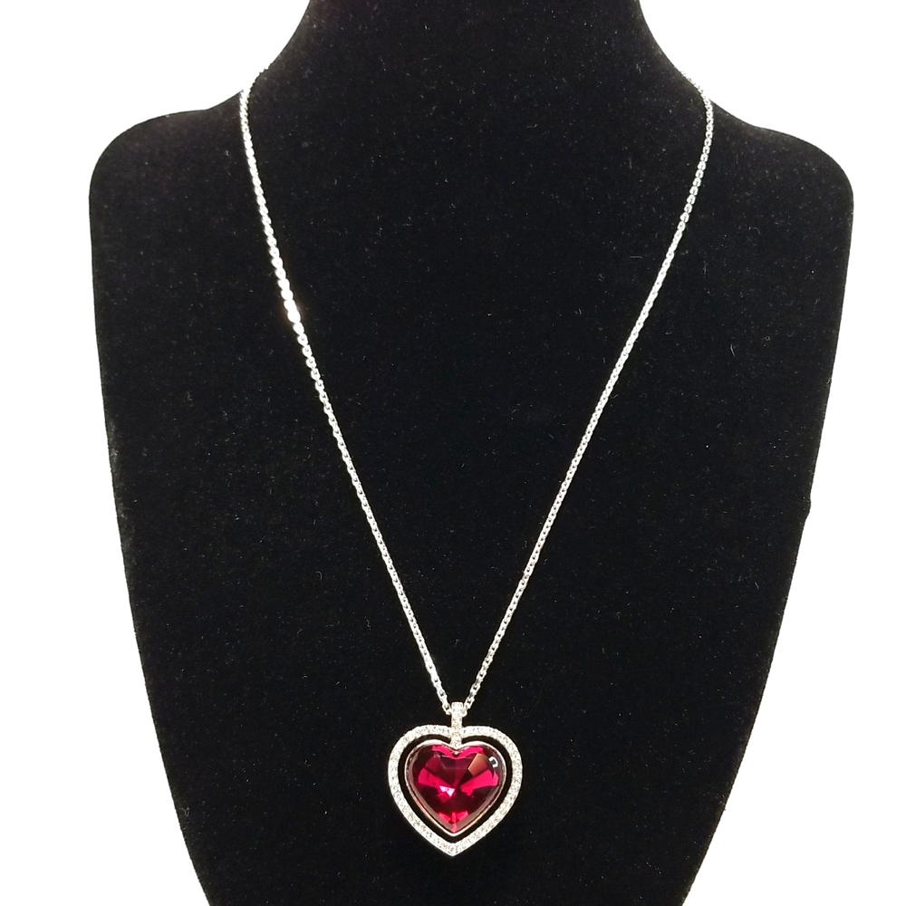 Swarovski Ruby Heart Pendant Womens Necklace Size 18Inches Used Like New